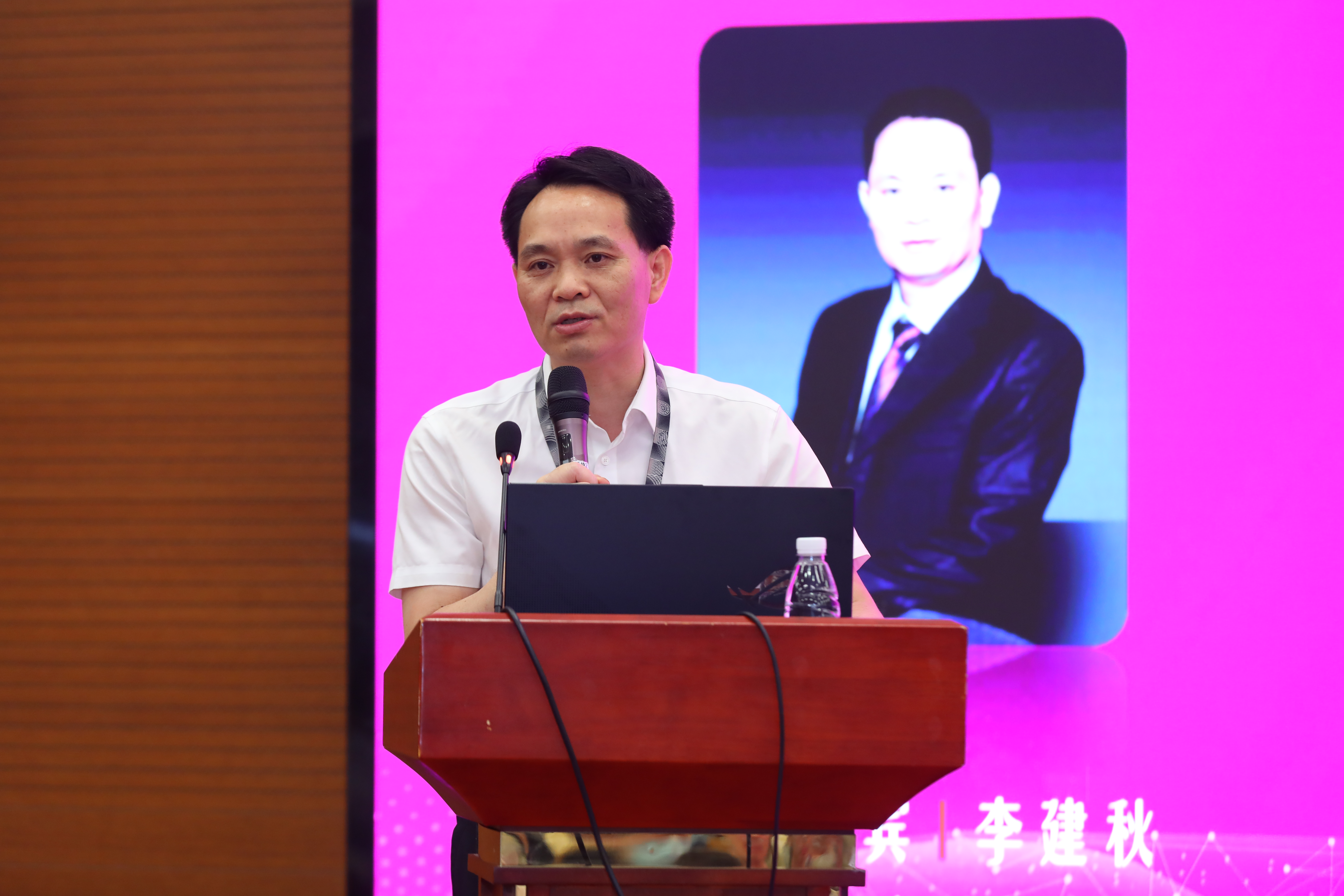 1688088609808097070.jpg 20230527-2023年“智能电动车辆”全国高校研究生学术论坛举行米兰网页版第710期博士生学术论坛同期举办-清大嘉艺-李建秋发言.jpg